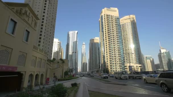 Tráfico Sufouh Road Dubai Marina — Vídeos de Stock