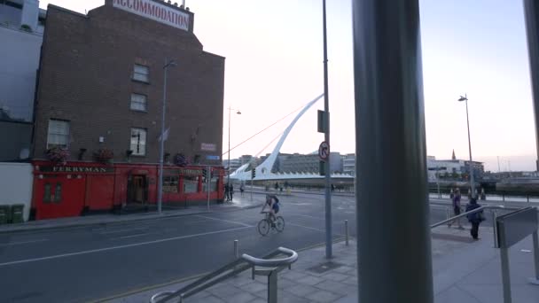 Puente Visto Desde Muelle Dublín — Vídeos de Stock