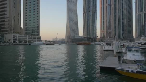 Barcos Amarrados Dubai Marina — Vídeos de Stock