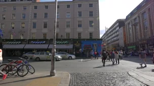 Vie Urbaine Dans Une Rue Animée Dublin — Video