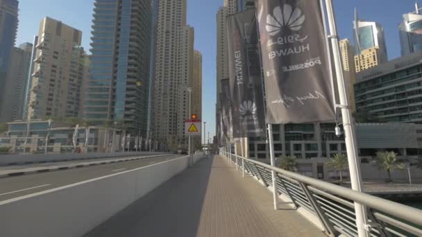 Samochody Jadące Moście Dubai Marina — Wideo stockowe