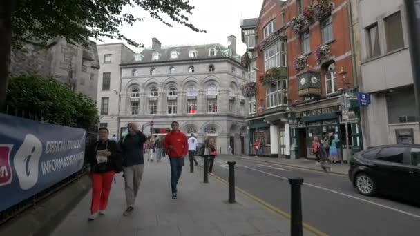 Sidewalk Buildings Street Corner — Stock Video