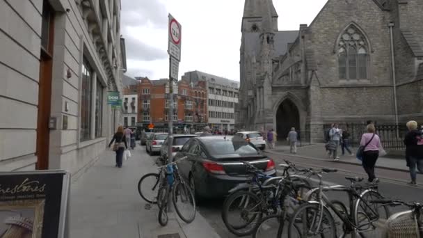 Auto Fietsen Andrew Street Dublin — Stockvideo