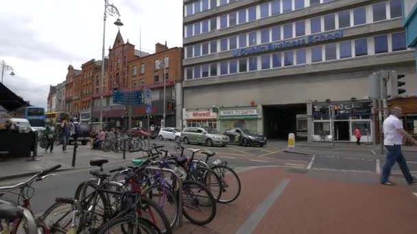 Rak Sepeda Trotoar Dublin — Stok Video