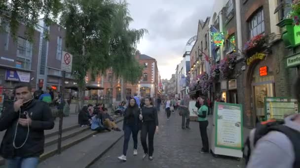 Fußgängerzone Mit Restaurants — Stockvideo