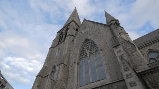 Bajo Ángulo Fachada Iglesia San Andrés Dublín — Vídeos de Stock