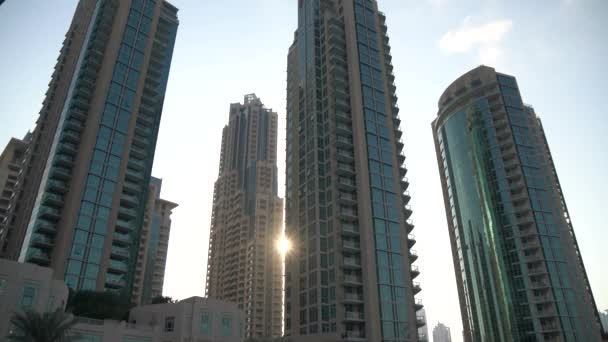 Sol Brillando Burj Residence Fases — Vídeo de stock