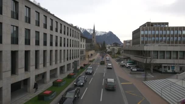 Vaduz有交通的街景 — 图库视频影像