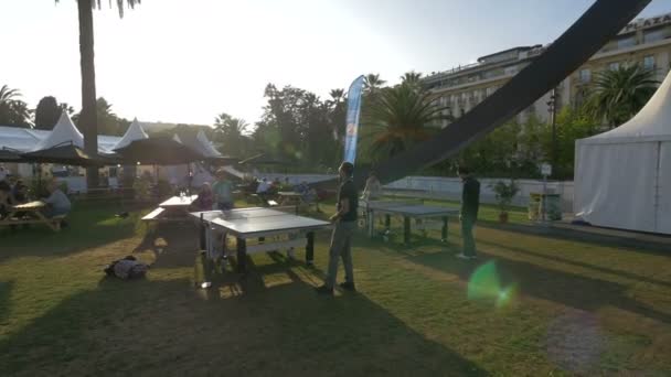 Gente Jugando Tenis Mesa Aire Libre — Vídeos de Stock