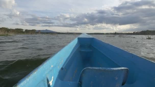 Båt Navigerar Sjön Naivasha Kenya — Stockvideo