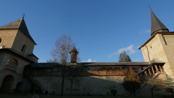 Ein Gebäude Sucevita Kloster — Stockvideo