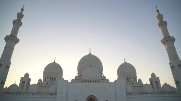 Tilt View Sheikh Zayed Grand Mosque — Stockvideo