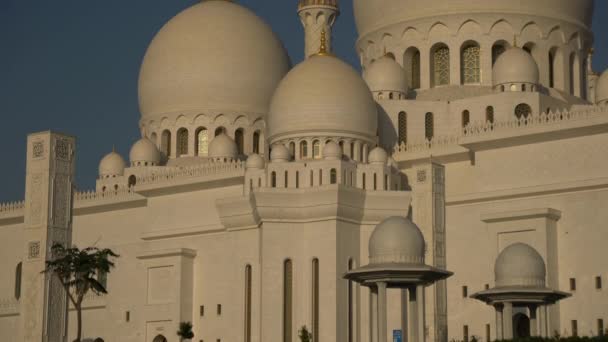 Nakloněný Pohled Velkou Mešitu Sheikha Zayeda — Stock video