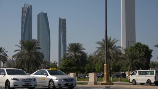Street Közel Etihad Towers Abu Dhabi — Stock videók