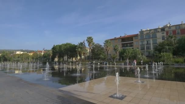 Vízsugarak Paillon Sétányon Nizzában — Stock videók
