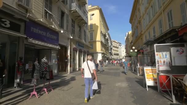 Restaurantes Tiendas Una Calle Peatonal — Vídeos de Stock