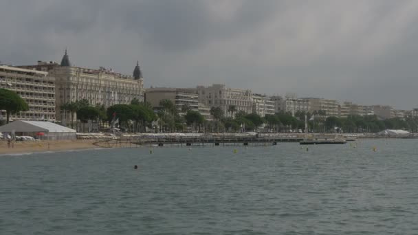 Die Strandpromenade Des Boulevard Croisette — Stockvideo