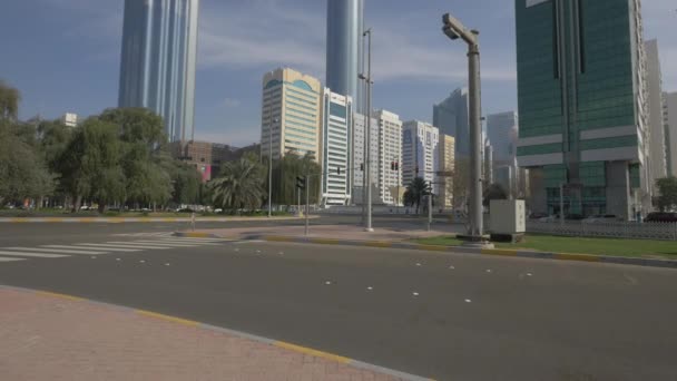 Tráfego Abu Dhabi — Vídeo de Stock