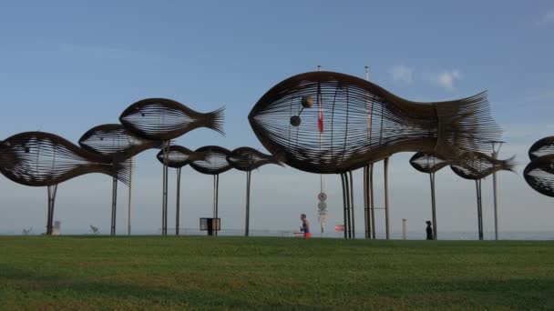 Sculpture Haut Fond Poissons Sur Front Mer — Video