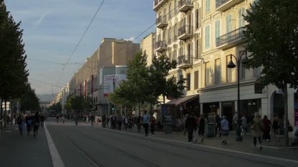 Une Rue Ville Avec Des Voies Tramway — Video