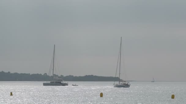 Barcos Sailing Mar — Vídeo de stock