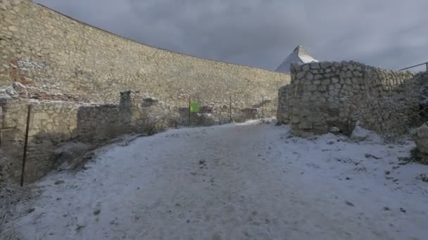 Callejón Nevado Las Ruinas Ciudadela Rasnov — Vídeos de Stock
