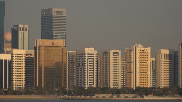 Skyscrapers Abu Dhabi Seen Sunset — Vídeos de Stock