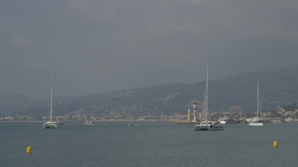 Barcos Vela Água — Vídeo de Stock