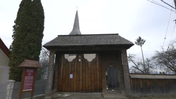 Brama Kościoła Drewnianego Oncesti — Wideo stockowe