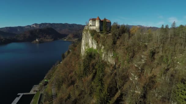 Vzdušný Pohled Bled Castle Vrcholu Útesu — Stock video