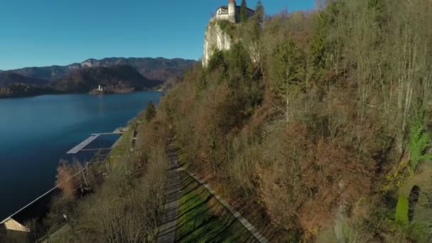 Luftaufnahme Einer Straße Der Nähe Der Burg Bled — Stockvideo