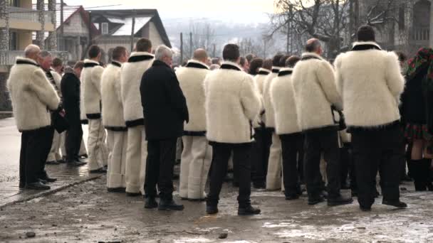 Män Med Traditionella Rockar Maramures — Stockvideo