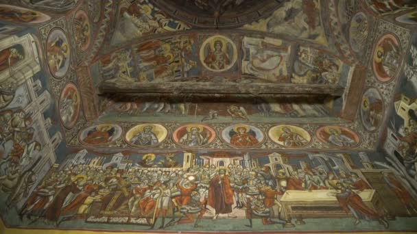 Vista Ángulo Bajo Murales Monasterio Moldovita — Vídeos de Stock