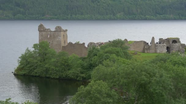 Castello Rimane Sulla Riva Loch Ness — Video Stock