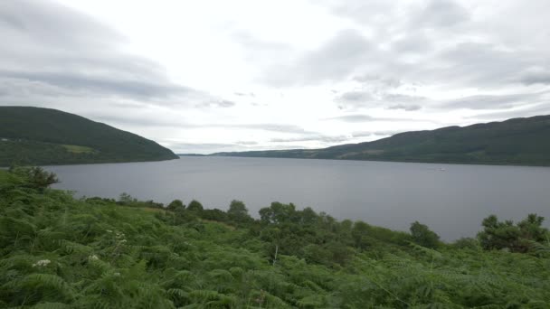 Loch Ness Molnig Dag — Stockvideo