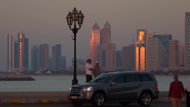 Wolkenkrabbers Abu Dhabi — Stockvideo