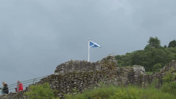Egy Skót Zászló Lobogott Egy Felhős Napon — Stock videók