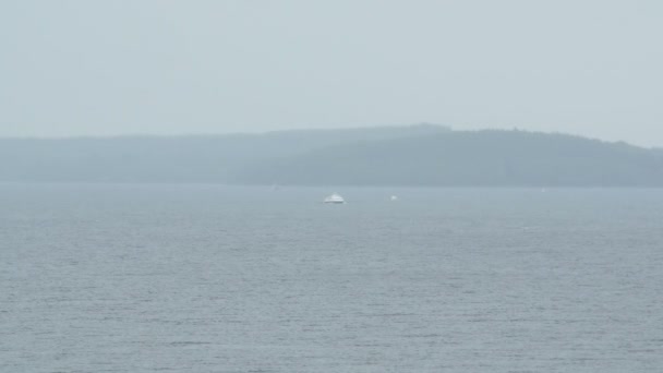 Bateau Naviguant Sur Loch Ness — Video