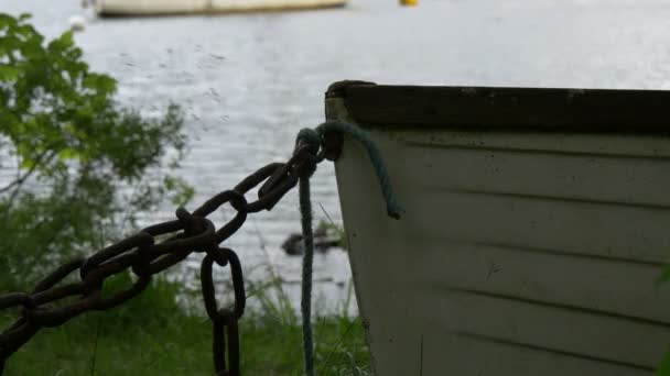 Bateau Amarré Avec Des Chaînes — Video