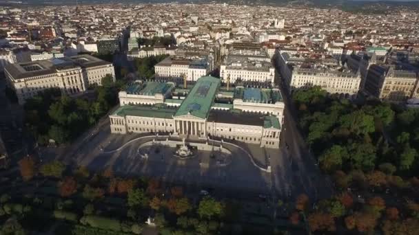 Antenne Des Österreichischen Parlamentsgebäudes — Stockvideo