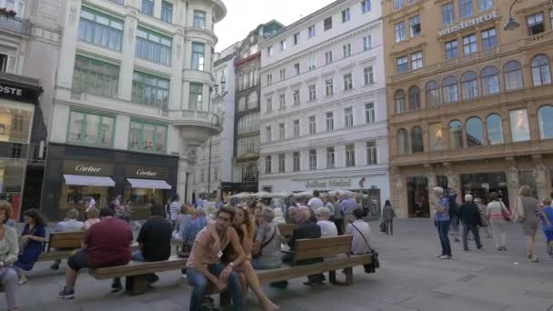 Graben Caddesinde Dinleniyor — Stok video