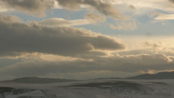 Vinterlandskap Med Moln — Stockvideo