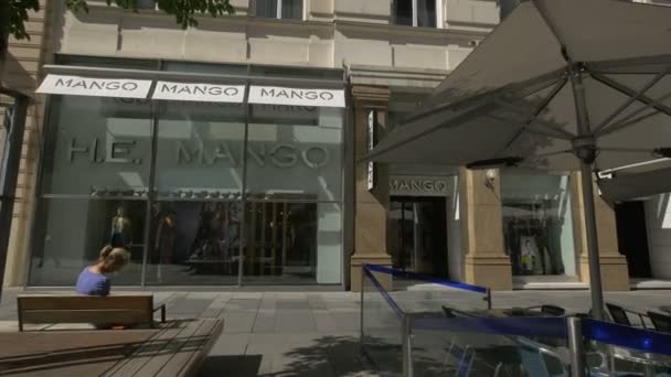 Tienda Mango Krntner Strae Viena Austria — Vídeos de Stock