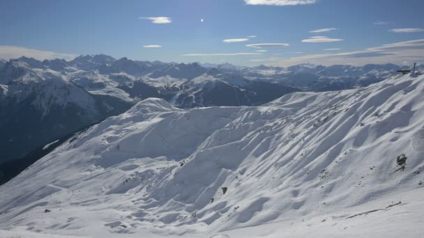 Montañas Cubiertas Nieve — Vídeos de Stock