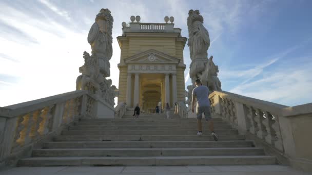 Die Treppe Von Gloriette — Stockvideo