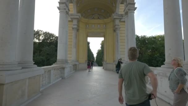 Toeristen Gloriette Wenen Oostenrijk — Stockvideo