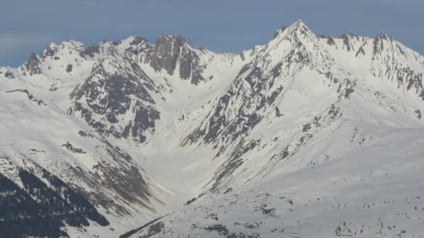 Krajobraz Gór Pokrytych Śniegiem — Wideo stockowe