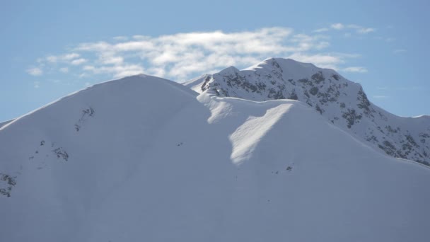 Montaña Cubierta Nieve — Vídeos de Stock