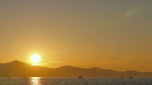 Colinas Junto Mar Atardecer — Vídeo de stock