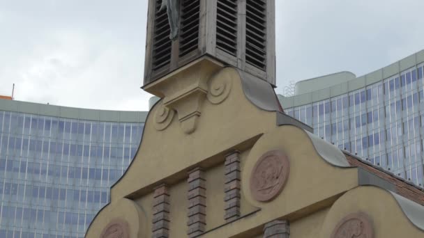 Башня Церкви Коптише Маркускирхе — стоковое видео